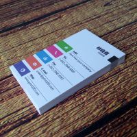 【中档】质感白色条纹，印后色调深沉稳